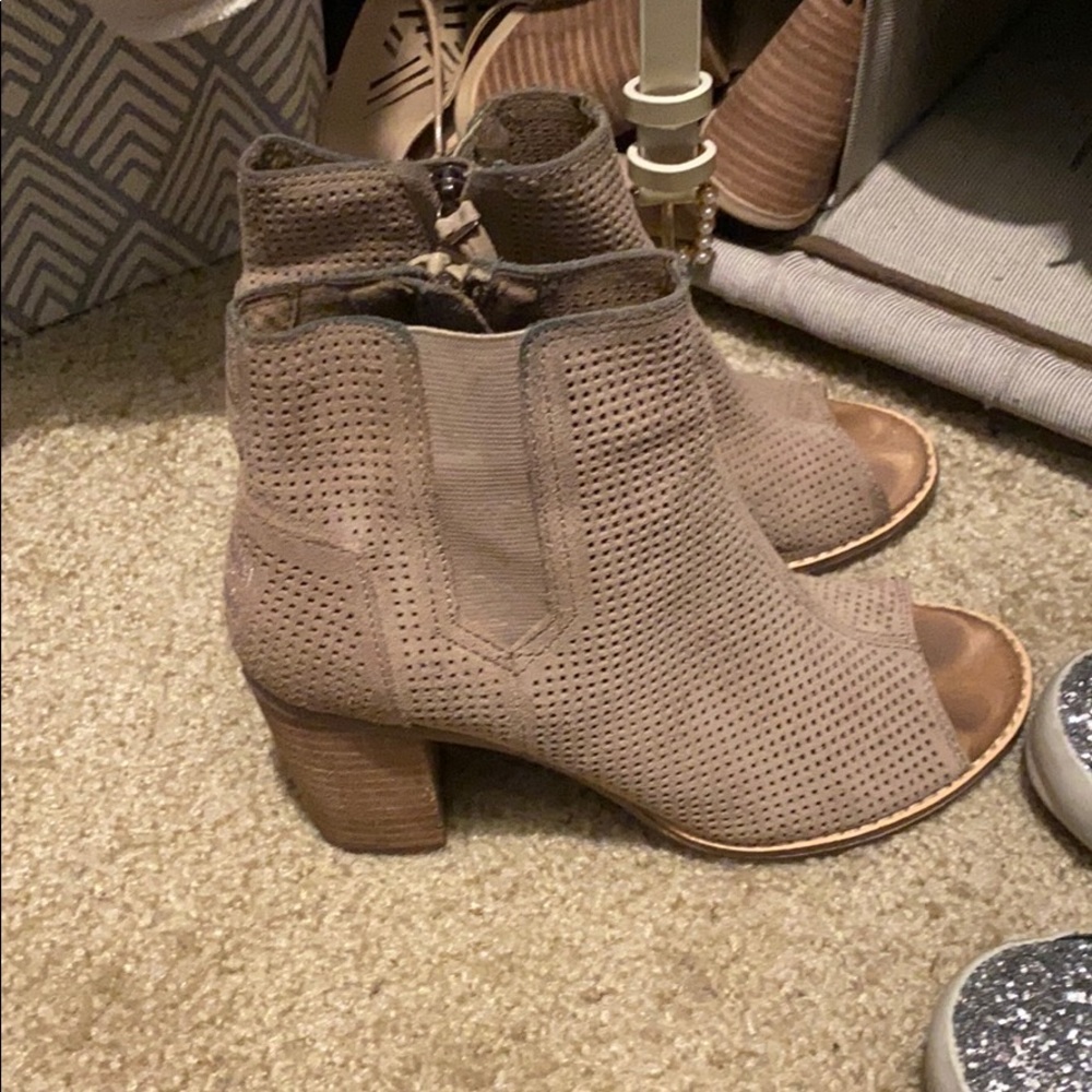 TOMS heels - Picture 3 of 3